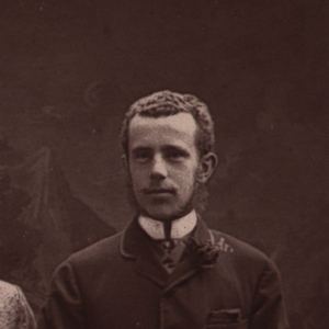Ausschnitt der Fotografie von Rudolf (1858-1889) von Fréres Geruzet. Um 1880.